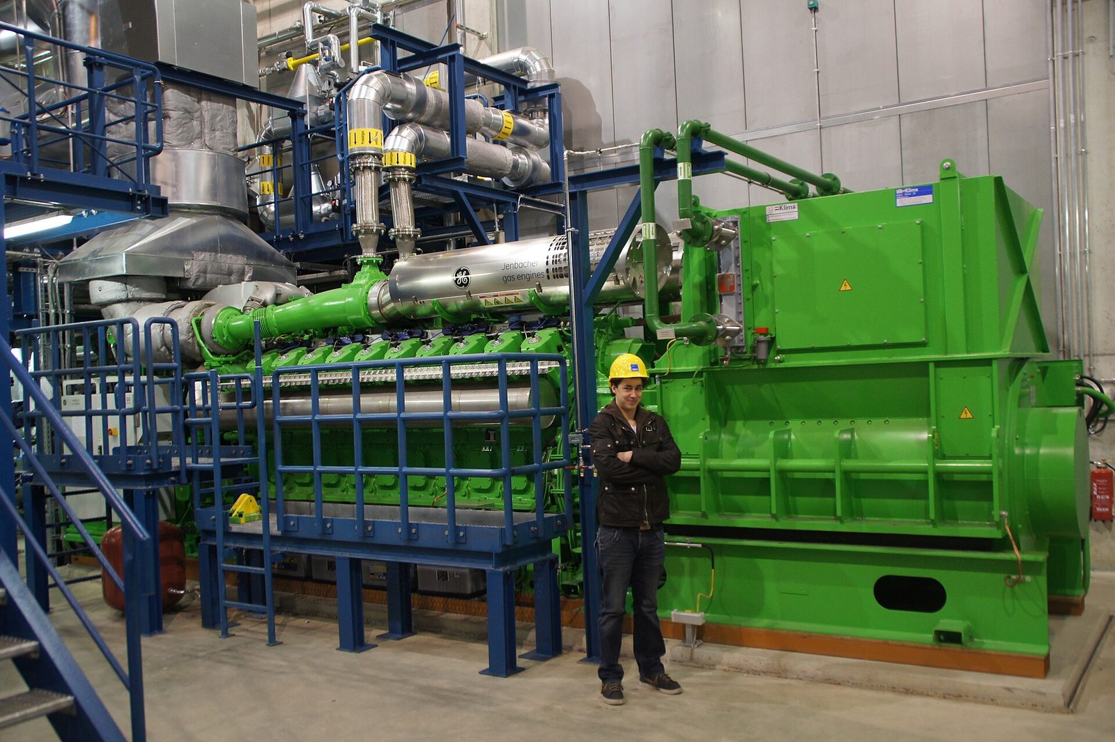 20-cylinder Jenbacher gas engine